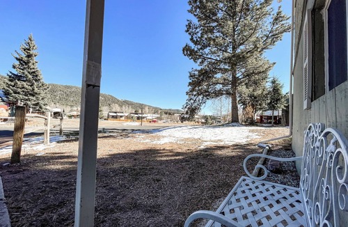 Woodland Park House | Mountain Town Apartment /Walk to main street!