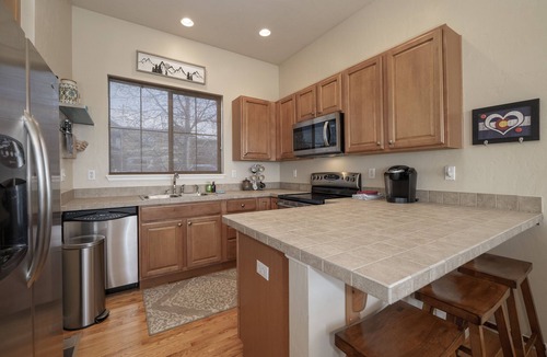 Grand Lake House | Mountain townhouse w/hot tub & scenic views