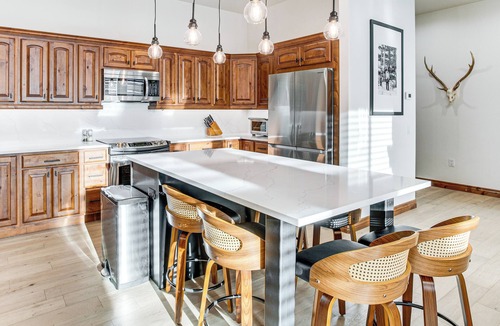 Edwards Condo | Mountain-View Condo in the Heart of Edwards!