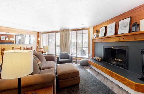 Lakeside Village Condo | Mountain-view condo with fireplace, pool & hot tub access - close to sledding