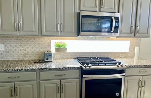 Aurora House | Mountain View house with, Jacuzzi, 5 beds 3.5 bath near Airport