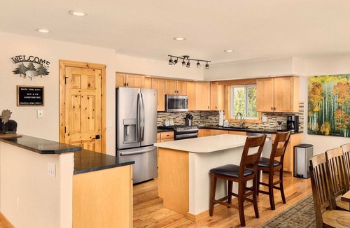 Warrior's Mark House | Mountain View Retreat - Hot Tub - Spacious Deck