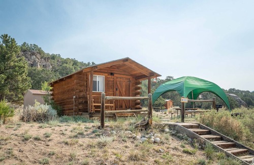 Buena Vista Cabin | Mountain View Shared Bunkhouse: 1 Room Shared Bunkhouse without a bathroom. Contact us to book the full bunkhouse.