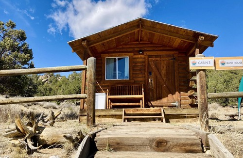 Buena Vista Cabin | Mountain View Shared Bunkhouse: 1 Room Shared Bunkhouse without a bathroom. Contact us to book the full bunkhouse.