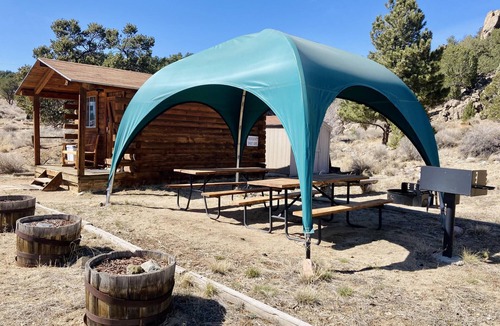 Buena Vista Cabin | Mountain View Shared Bunkhouse: 1 Room Shared Bunkhouse without a bathroom. Contact us to book the full bunkhouse.