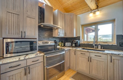 Crystal Lake Cabin | Mountain-View Front Range Colorado Vacation Rental
