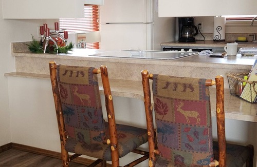 Pagosa Springs Condo | Mountain views, 30 minutes to Wolf Creek, close to restaurants, pubs and shops.