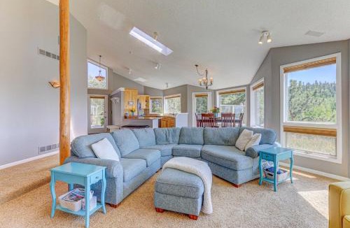 Black Hawk House | Mountain Views and Hot Tub Airy Forest Escape!