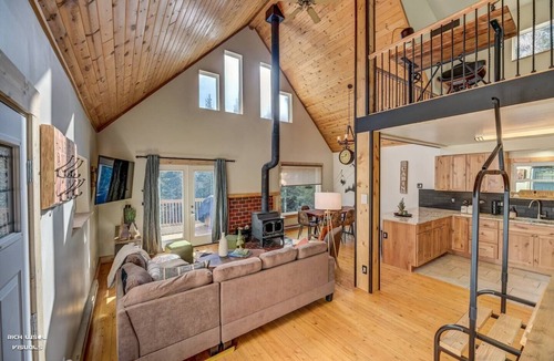 Alma House | Mountain Views, Hot Tub & Sauna –15 Miles to Breck