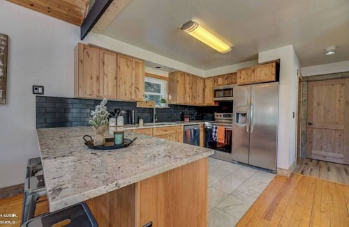 Alma House | Mountain Views, Hot Tub & Sauna –15 Miles to Breck