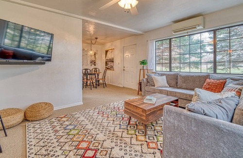 Lincoln Park Other | Mountain Views & Modern Amenities
