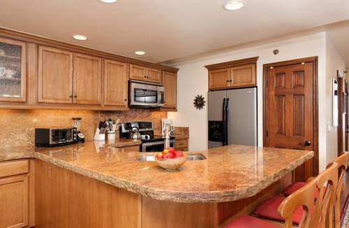 Aspen Condo | Mountain Views On Main St Aspen. Walk to Everything! Balcony, Gas FP, Elevator, Covered Parking, HT