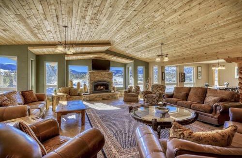 Del Norte House | Mountain Views Retreat