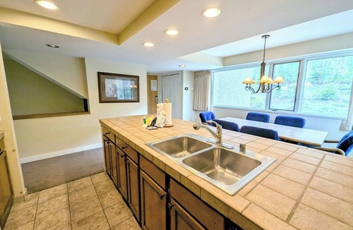 Keystone Condo | Mountain views, spacious, trails, shared hot tub