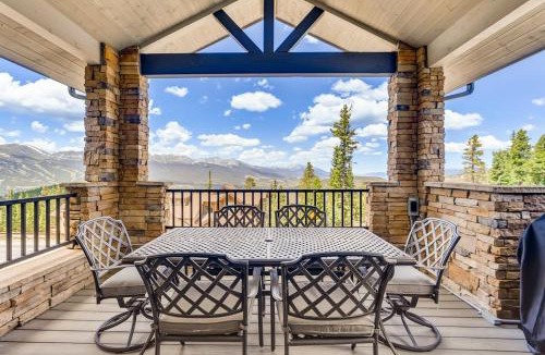 Woodmoor House | Mountain Vista Retreat
