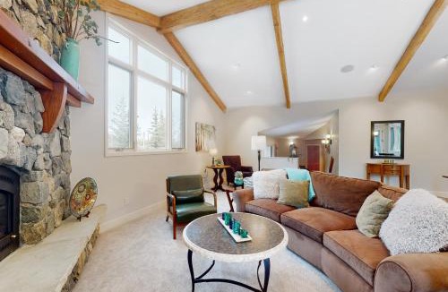 Breckenridge House | Mountains on Sunset