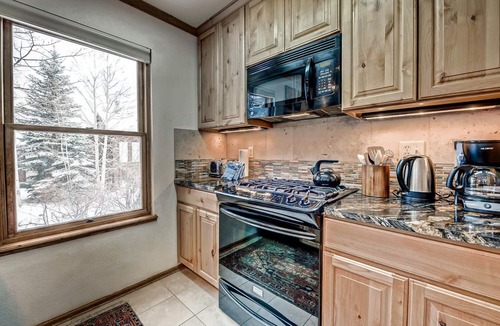 Frisco House | Mountainside 673 is a recently updated 4 bedroom private home located within Mountainside so you have access to the clubhouse but you do not share walls with anyone else.