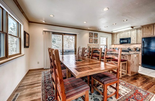 Frisco House | Mountainside 673 is a recently updated 4 bedroom private home located within Mountainside so you have access to the clubhouse but you do not share walls with anyone else.