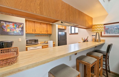 Frisco Condo | Mountainside Alpineview Condo: Nice Year-Round Location