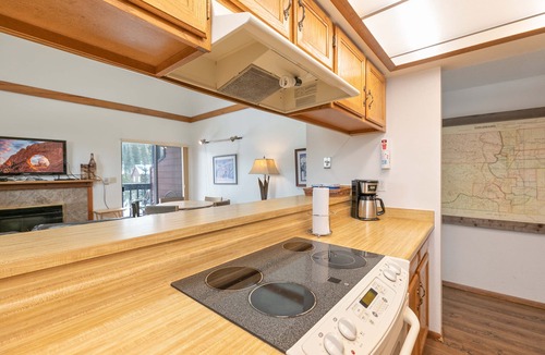 Frisco Condo | Mountainside Alpineview Condo: Nice Year-Round Location