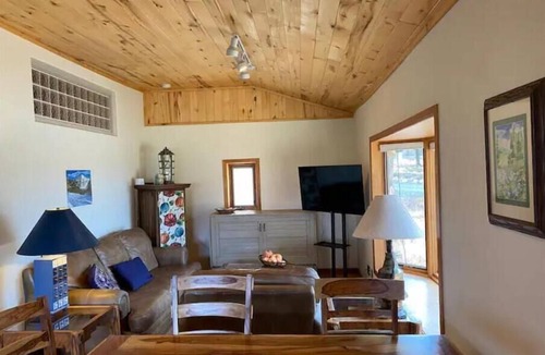 Loghill Village Cabin | Mountainside cabin, stunning views, spacious
