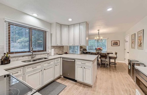 Perry Park House | Mountainside Escape: EV Charger, Patio & Views