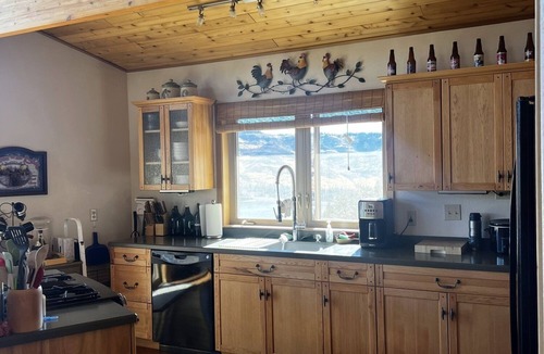 Bayfield House | Mountainside Home overlooking Vallecito Lake close Durango/Silverton Train, Mesa Verde National Park & Million Dollar HWY