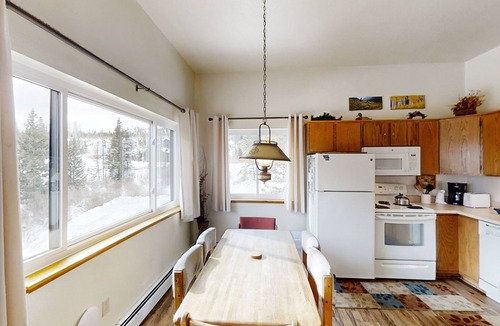 Wildernest Condo | Mountaintop condo with private balcony