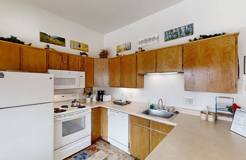 Wildernest Condo | Mountaintop condo with private balcony