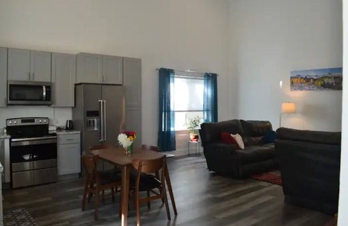 Arvada Cottage | Movies in the Mountains Guest House
