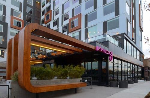 Cherry Creek Hotel | MOXY Denver Cherry Creek
