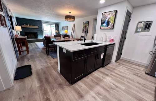 Crested Butte Condo | Mt. Crested Butte first-floor condo - Pool & Hot Tub - Walk or bus to ski basen