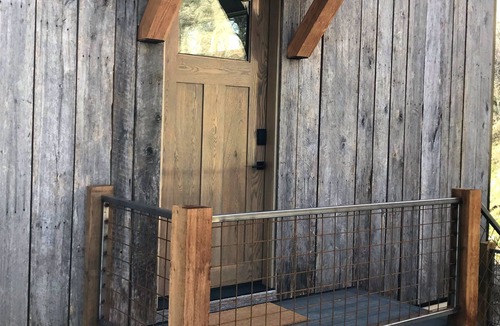 New Castle House | Mt. Medaris Guest House