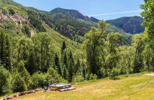 Carbondale House | Mt. Sopris Cabin at Filoha Meadows