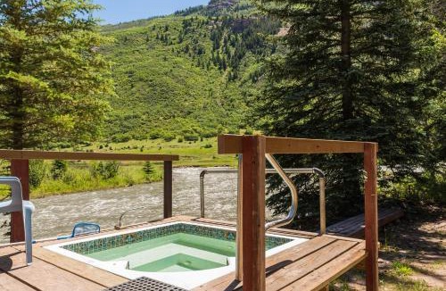 Carbondale House | Mt. Sopris Cabin at Filoha Meadows