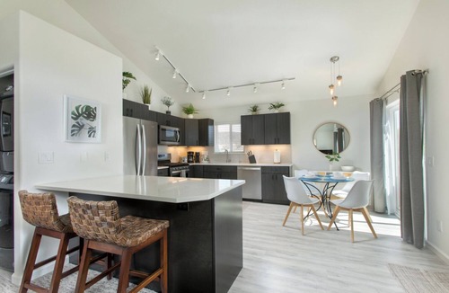 Glenwood Springs House | Mt. Sopris Vista, 360° Views, Fly Fishing, Steps 2 River