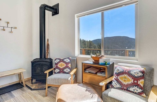Rainbow Valley Cabin | MTN Cabin- Peaceful Getaway -Amazing Views!