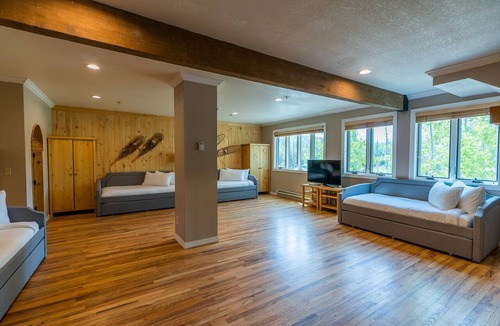 Purgatory Cabin | Mtn. Lodge - Sleeps 46 - Hot Tubs + Mountain Views