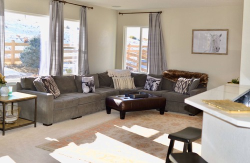 Southridge House | Mtn view cul de sac property backing to 10,000 acres of hiking/biking trails