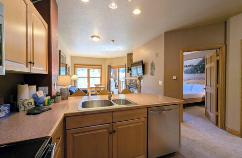 Mountain House Condo | Mtn views! Close to the Bike Path!