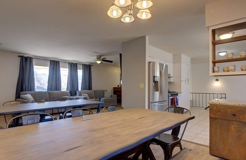 Rustic Hills House | MTN Views King Beds, by Park, close to Downtown