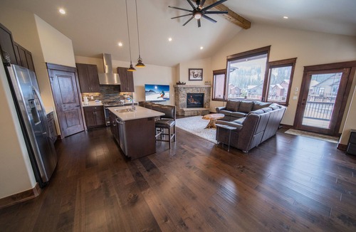 River Run House | Mtn Views, Private Hot Tub, Walk to Slopes