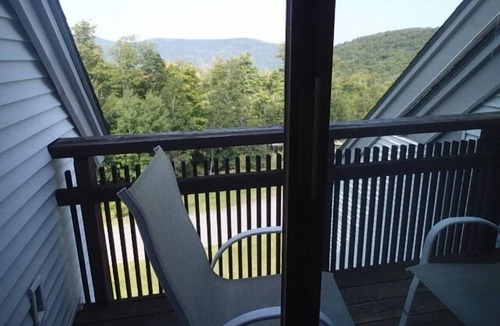 Killington House | Multi-Level Slopeside Townhouse End Unit in Sunrise's Timberline Section