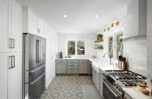 Snowmass Village House | Multi-Level Snowmass Retreat. Private Hot Tub & Sauna, Balcony with Stunning View! Driveway Parking
