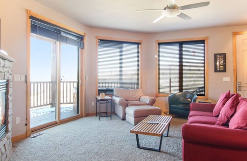 Estes Park Condo | Nakai Peak 41B - 2 Br Condo - Private Hot Tub - Lake/Mountain Views!