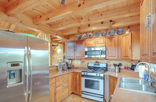 Nathrop House | Nathrop Home w/ Mountain Views + Yoga Greenhouse!