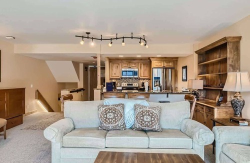 Keystone Condo | Near Conference center, private washer & dryer!