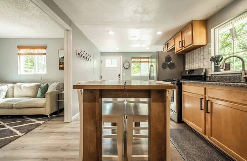 Old North End House | »Near Dwntwn + CC« King Beds┃Trail Access┃Firepit