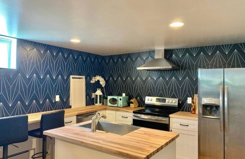 Barths House | Near Red Rocks, Denver, EASY I-70 Access to Mountains Towns