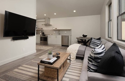 West End Condo | NEW! 2BR|1Bath|| 6 blocks to Mtn in the West End
